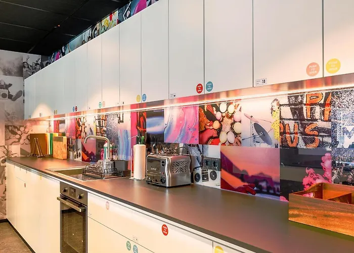 Meininger Zentrum Отель *